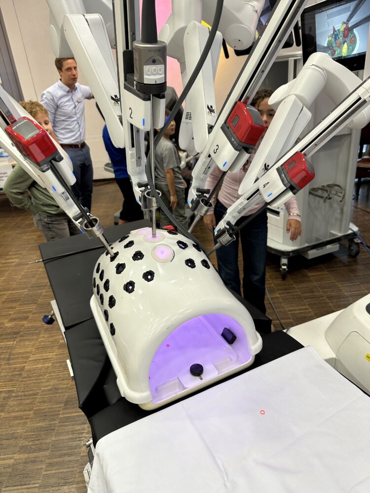 DaVinci-Roboter im Johannes-Wesling-Universitätsklinikum