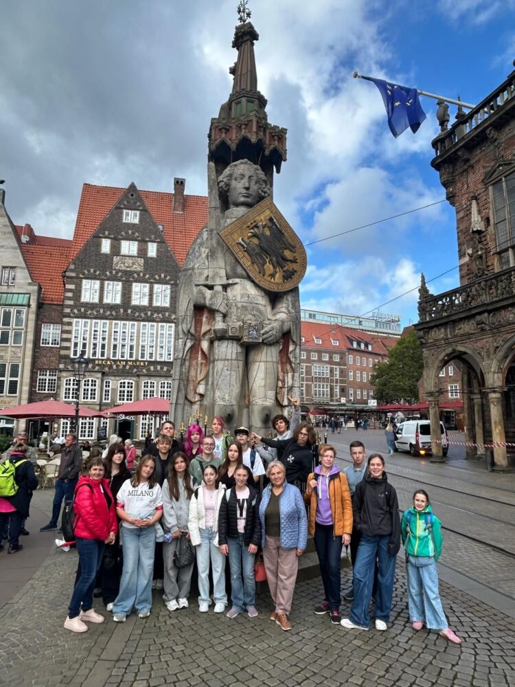 Ukrainische Gäste mit den Herder-Familien in Bückeburg