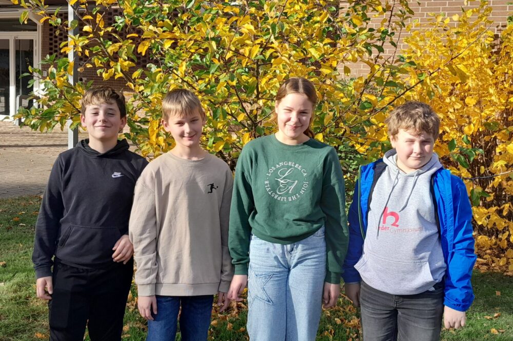 Gruppenfoto der Schachspieler:innen des Herder-Gymnasiums - Gruppe 1