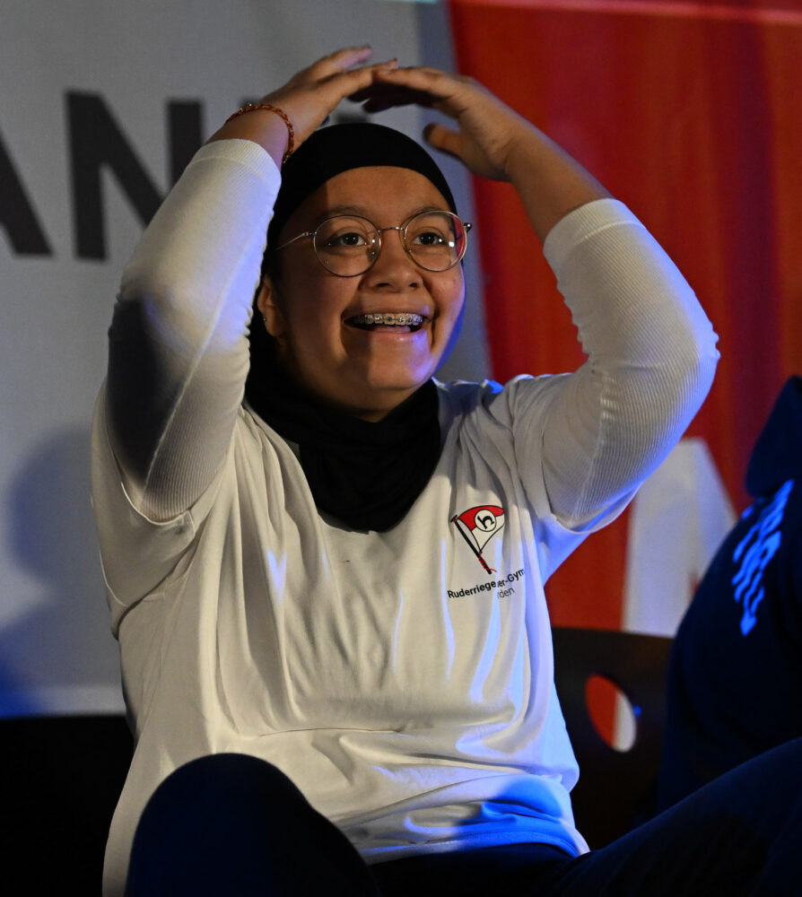 Ruderin, die sich über ihr tolles Ergebnis beim (M)Indor Cup freut.